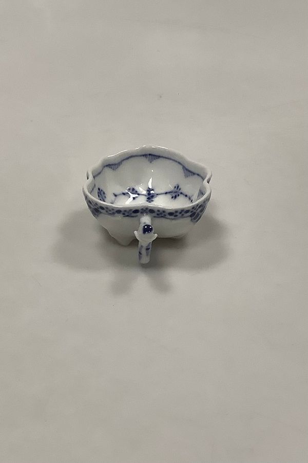 Antique Royal Copenhagen Blue Fluted Half Lace Small leaf shaped bowl No 553