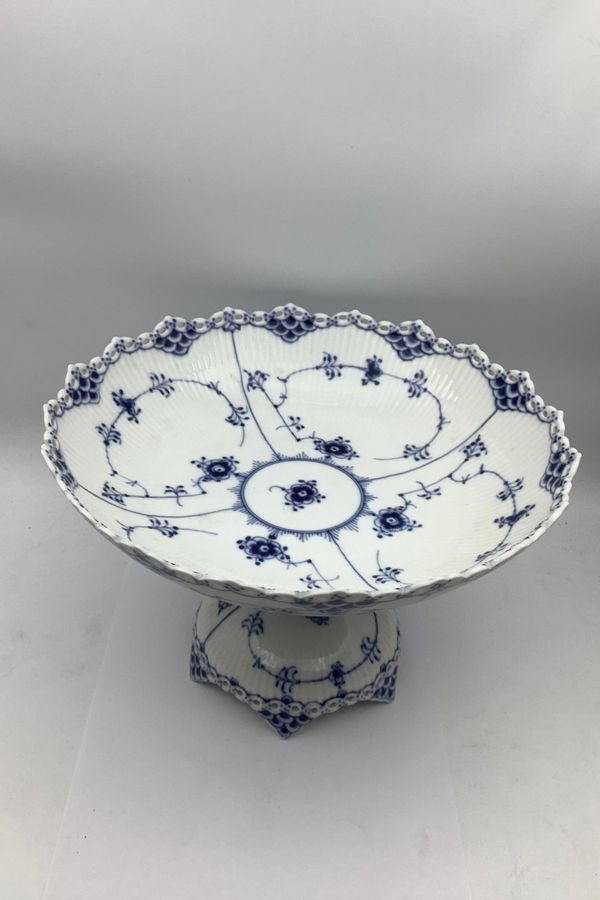 Antique Royal Copenhagen Blue Fluted Blue Fluted Full Lace Cake Dish on foot No 1022 1st assortment