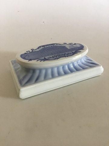 Antique Royal Copenhagen Paper weight from 1920 with Motif of Amalienborg Castle