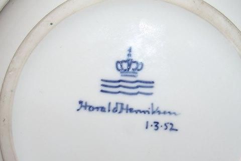 Antique Royal Copenhagen Unique Bowl by Harald Henriksen from 1-3-1952