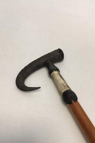 Antique Walking stick of lacquered wood with handle of horn