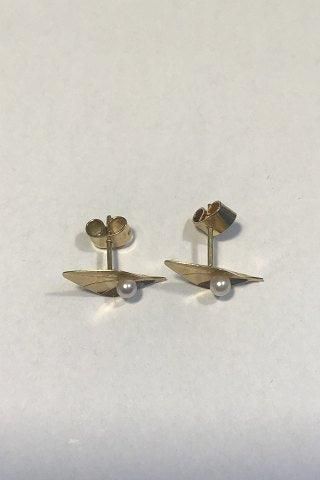 Antique Earringsv(Studs)  w/ Pearl 14 ct Gold