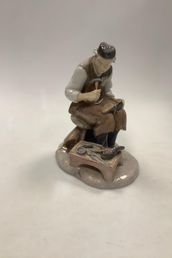 Antique Bing and Grondahl Figurine of Shoemaker No 2228