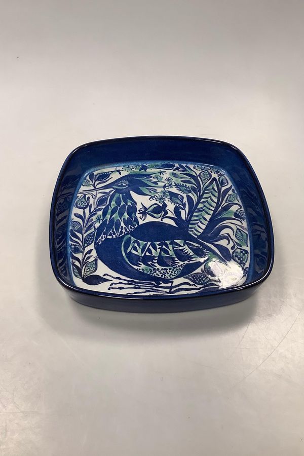 Aluminia Royal Copenhagen Tenera Faience Bowl with bird No. 143 / 2884