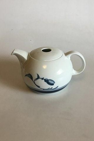 Bing & Grondahl Corinth Tea Pot No 656