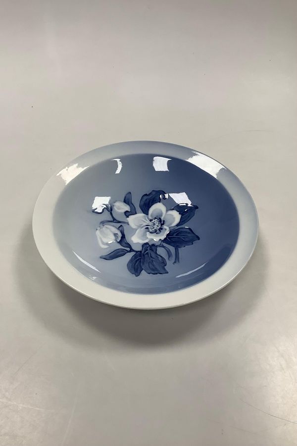 Bing and Grondahl Christmas rose round dish No 243