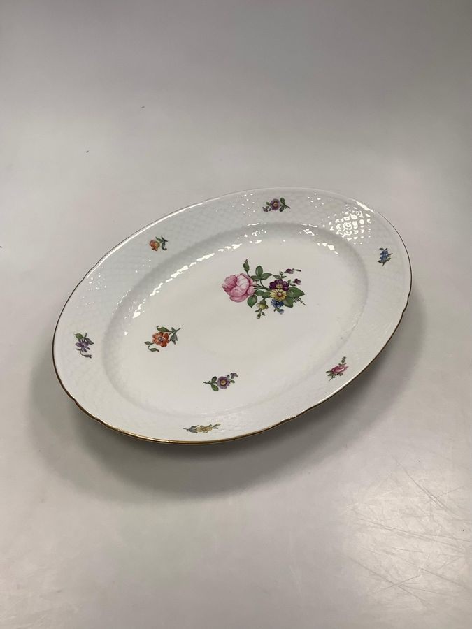 Bing and Grondahl Saxon Flower, White Large oval dish No 15