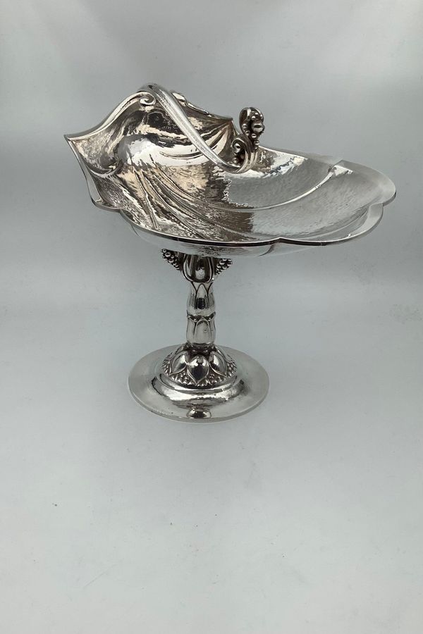 Georg Jensen Sterling Silver centrepiece No 285 B (1925-1933)