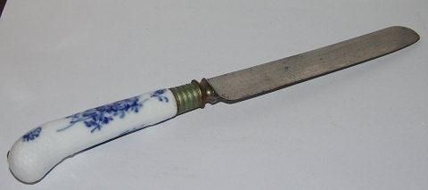 Royal Copenhagen Blue Flower Curved Knife with Pistol Handle