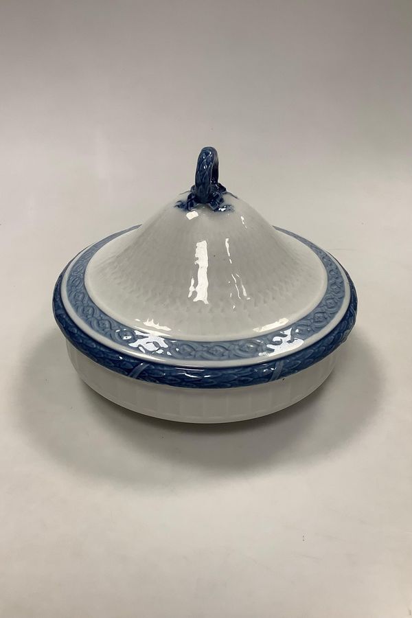 Royal Copenhagen Blue Fan Ragout dish with lid No. 11503