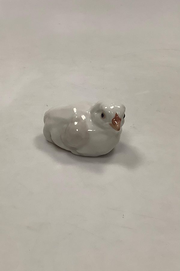 Royal Copenhagen Figurine of Chicken No 605 Measures 8cm / 3.15 inch