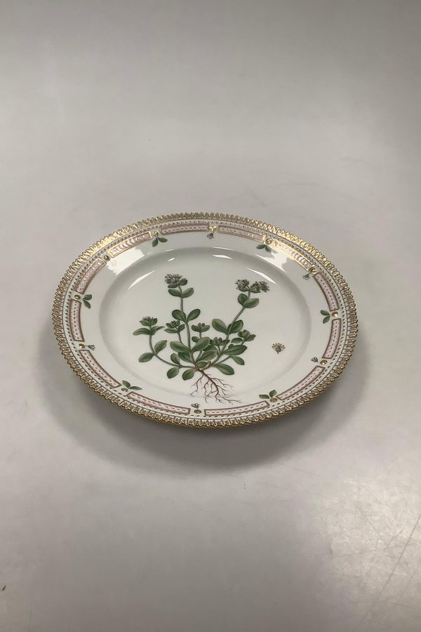 Royal Copenhagen Flora Danica Lunch plate No 20/3550