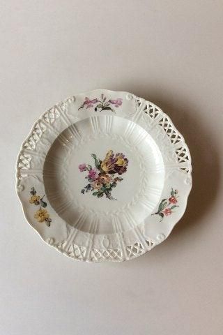 Royal Copenhagen Saxon Flower Dinner-/Fruit Plate Premium model with pierced border