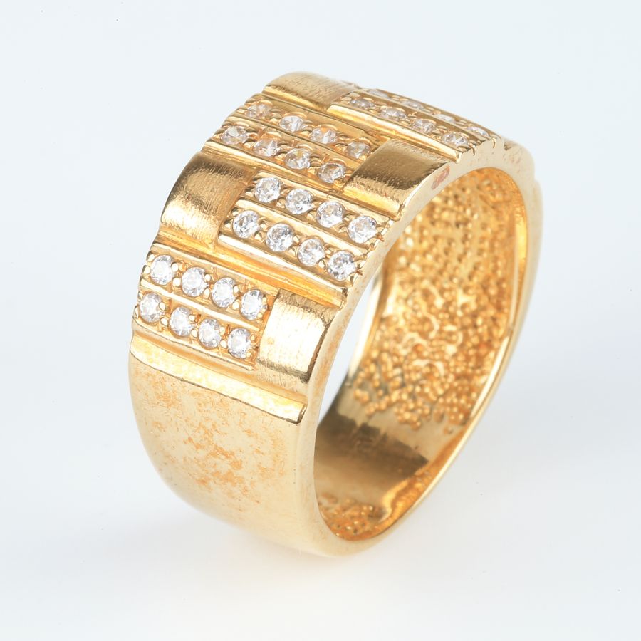 19K Gold Ring with Diamonds