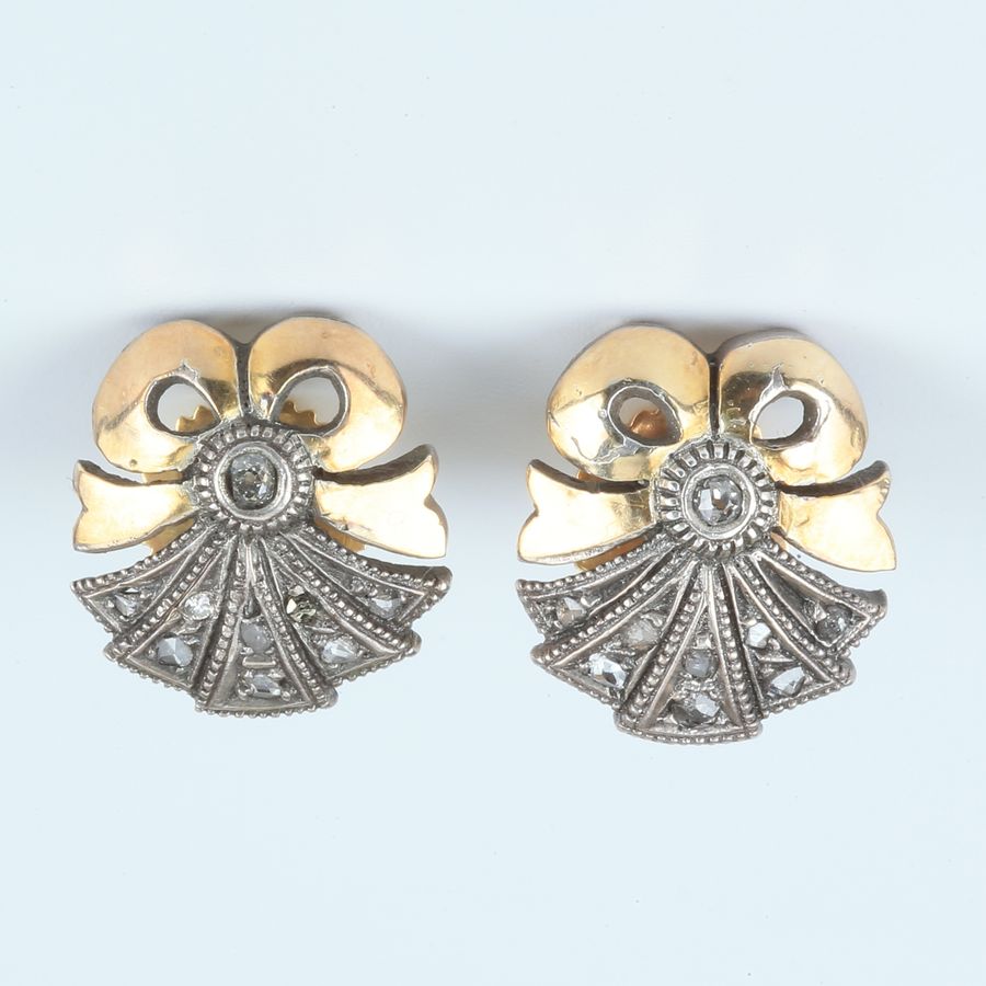 18K Gold Earings with Diamonds