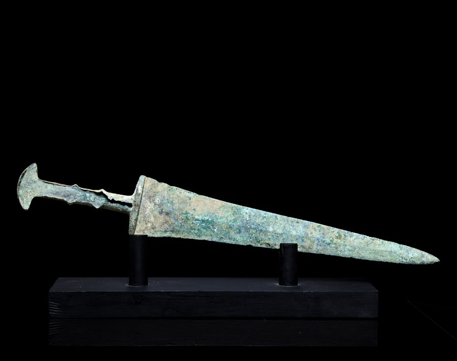 Western Asiatic Luristan bronze dagger or shortsword