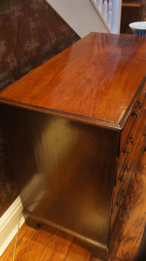 Antique A George III Period Mahogony Chest of Drawers c1770