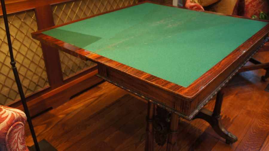 Antique A William IV, Gonzalo-Alvez, Fold Over Top Card Table. English c1835