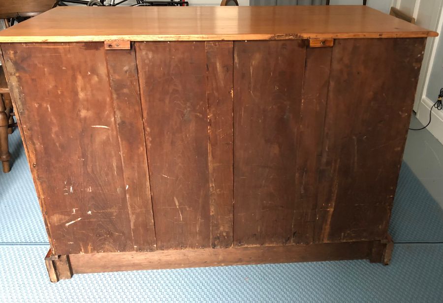 Antique LARGE PINE £CHEST OF THREE GRADUATED DRAWERS