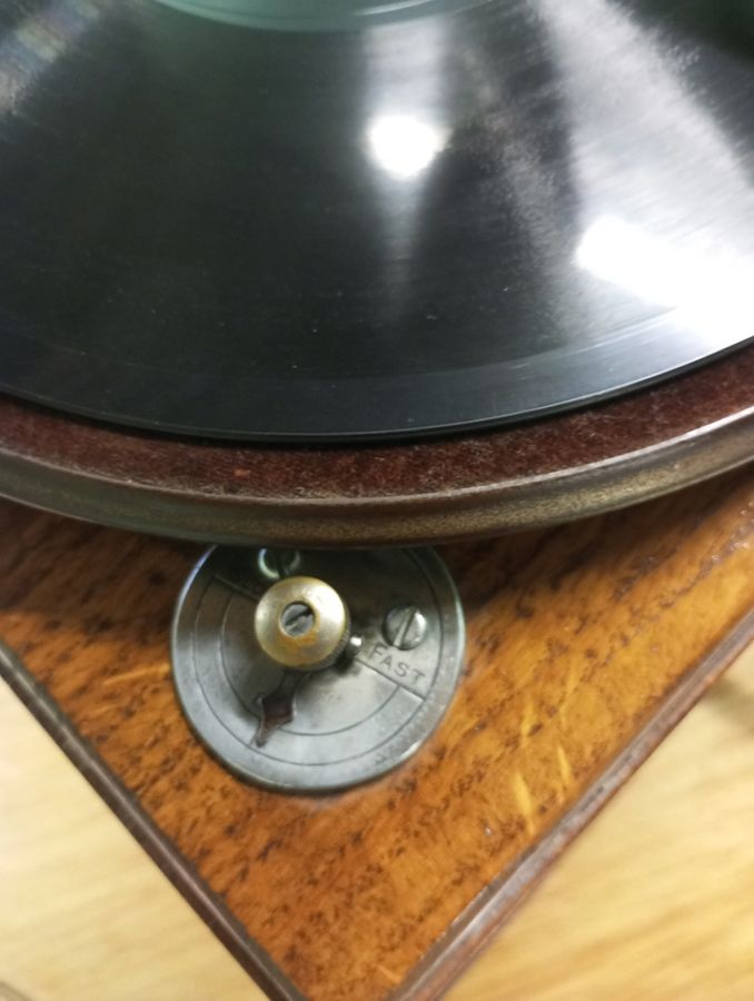 Antique gramophone Morris reid&co 1909-1913