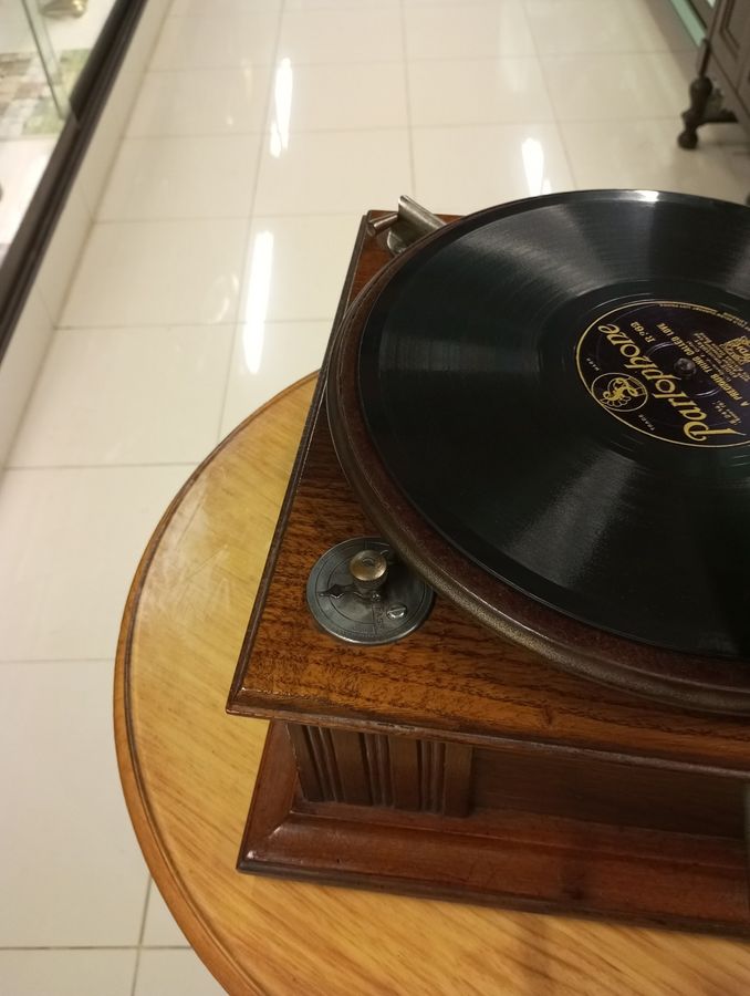 Antique gramophone Morris reid&co 1909-1913