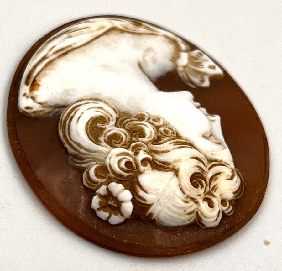 Antique Antique Victorian  Large Shell Cameo Beautifully Hand Carved Italian