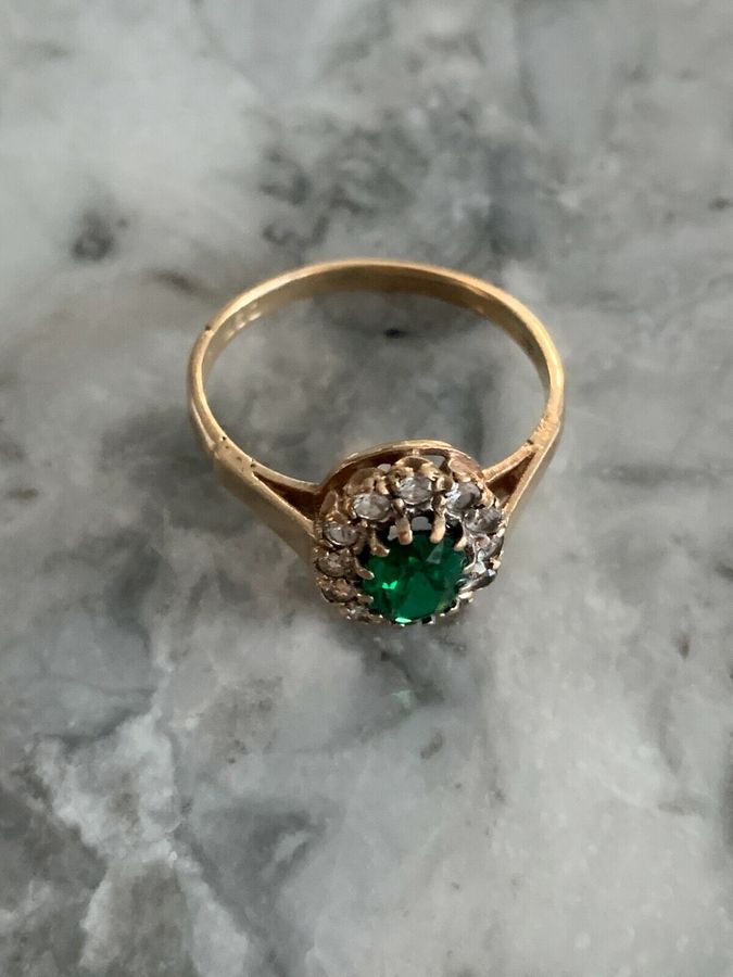 Antique Vintage 9CT Gold Ring Set with Green and Clear Stones Size P