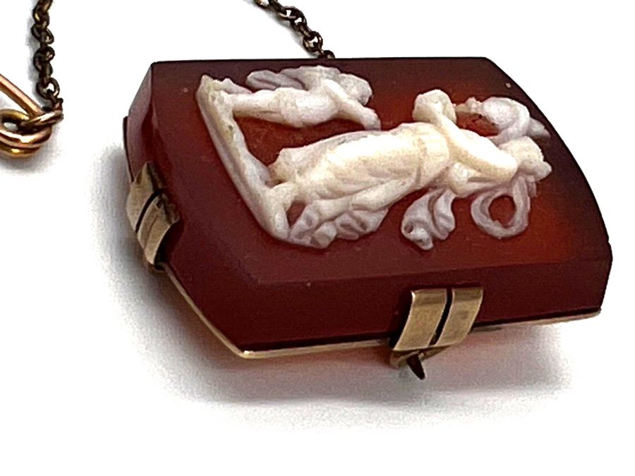 Antique Rare Antique 19th Century Agate Rectangular Cameo  Rose Gold Mount Venus & Cupid