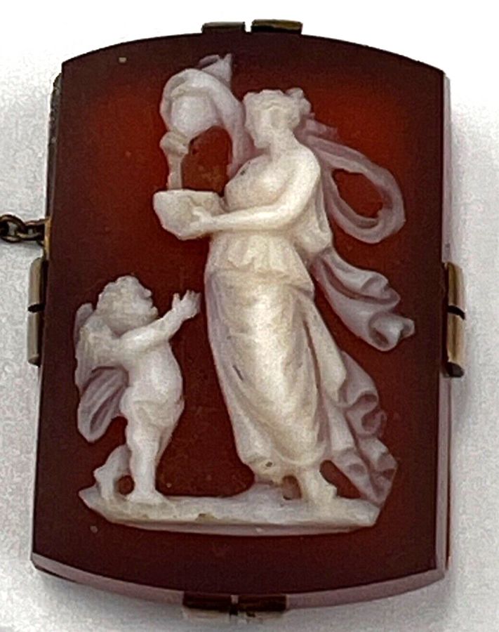 Antique Rare Antique 19th Century Agate Rectangular Cameo  Rose Gold Mount Venus & Cupid