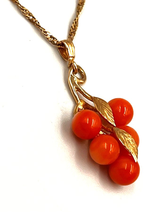 Antique Vintage 14CT Gold & Natural Angel Skin Coral Pendant & Chain Grapes & Vine