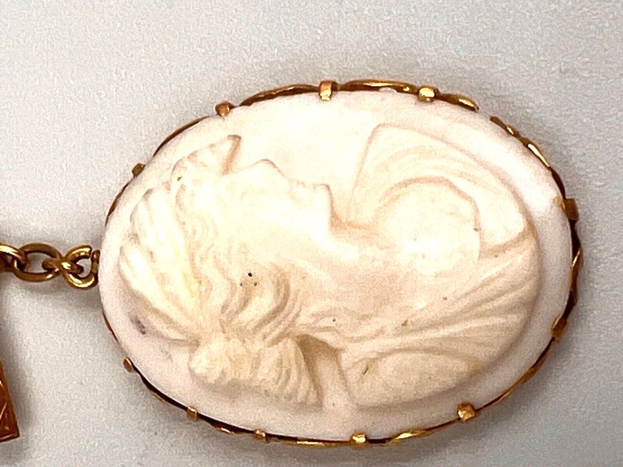 Antique Antique Art Deco 14CT Gold Bar Brooch & Hanging Shell Cameo