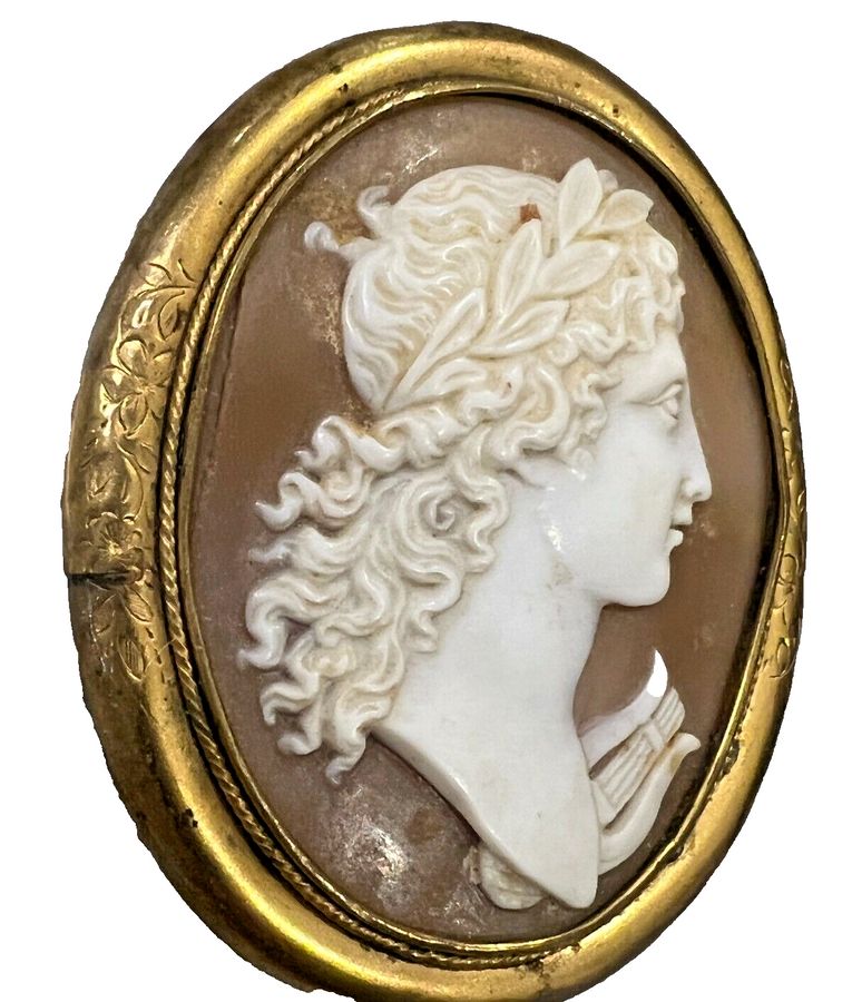 Antique Antique Pinchbeck 19th C Large Shell Cameo Brooch Exquisite carving Hebe & Lyre