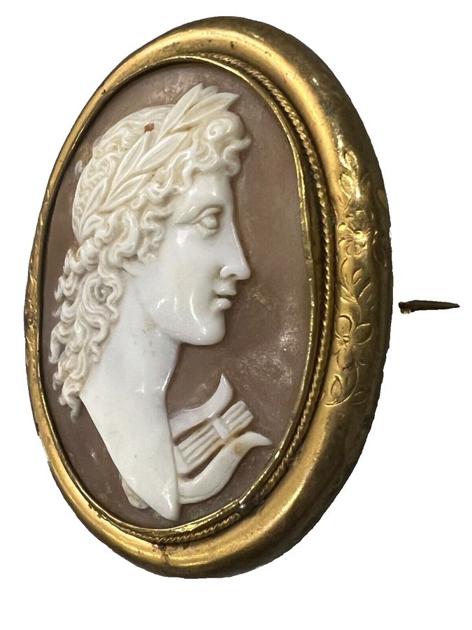 Antique Antique Pinchbeck 19th C Large Shell Cameo Brooch Exquisite carving Hebe & Lyre