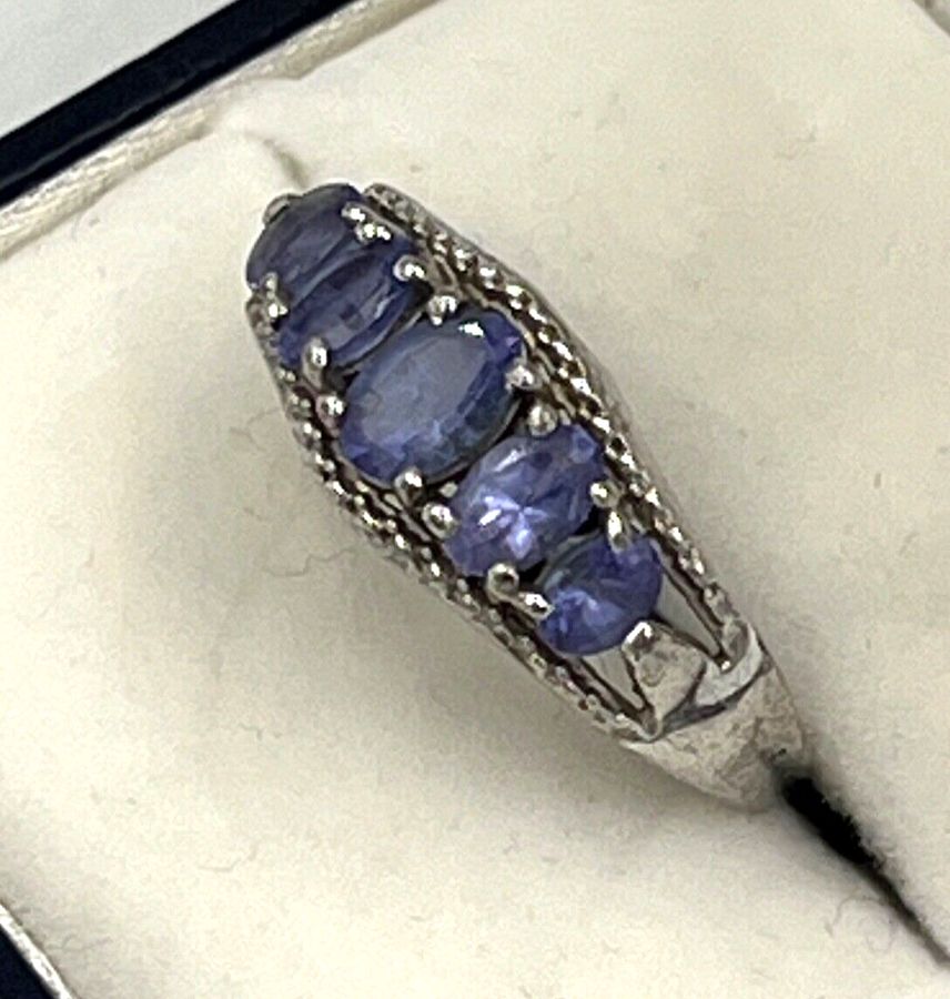 Antique Vintage Sterling Silver Bluey Amethyst ? Ring 5 Graduated Faceted Stones Size O