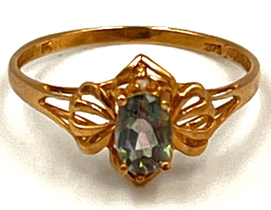 Antique Vintage 9CT gold Ring Colour Changing stone & 2 Diamonds size O 1/2