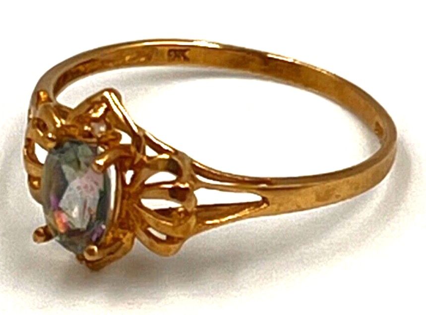 Antique Vintage 9CT gold Ring Colour Changing stone & 2 Diamonds size O 1/2