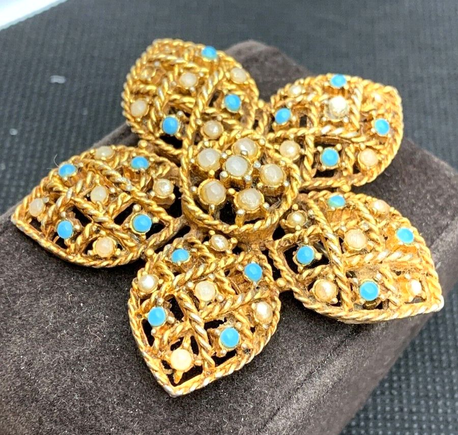 Antique Brooch set with Turquoises