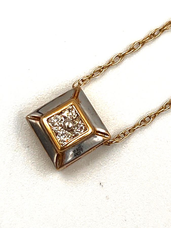 Antique Vintage 9CT White and Yellow Gold & Diamond Cluster Pendant & Chain