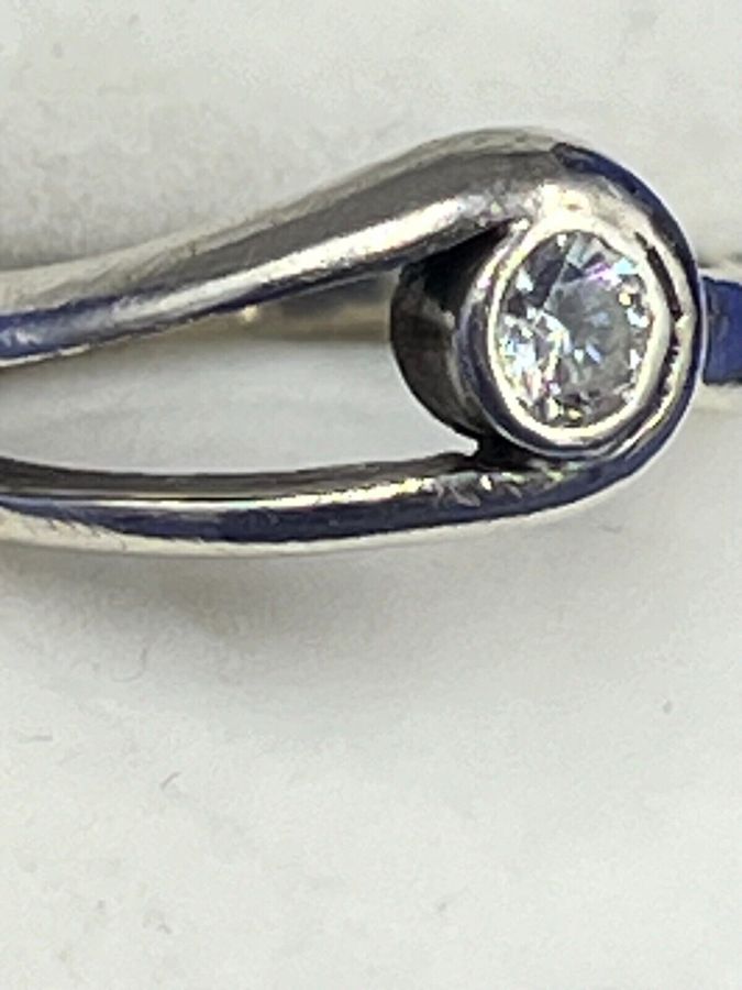 Antique Vintage Sterling Silver Ring Set with White Sapphire Hallmarked Size N