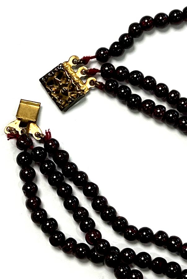 Antique Antique Art Deco 1920s Garnet Necklace  Hand cut Beads Superb