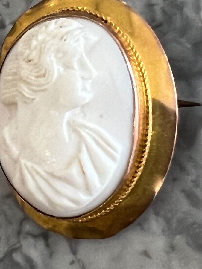 Antique Antique Victorian Grand Tour 9CT Gold Shell Cameo Brooch Pin Pendant