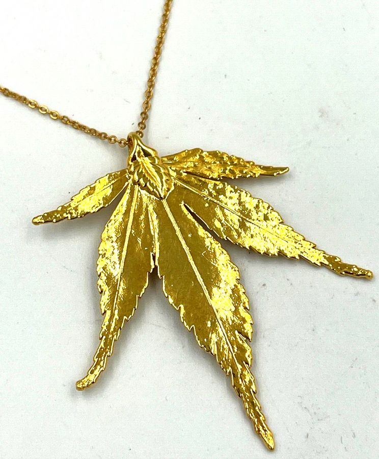 Antique Vintage Leaf Pendant Necklace Large Very Eye catching