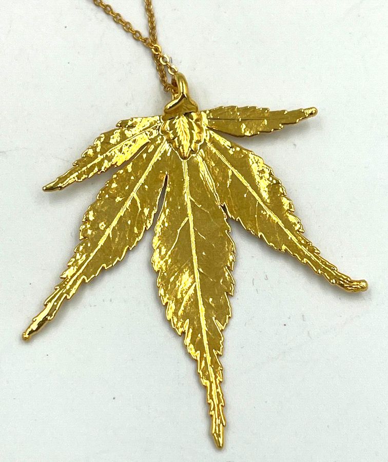 Antique Vintage Leaf Pendant Necklace Large Very Eye catching