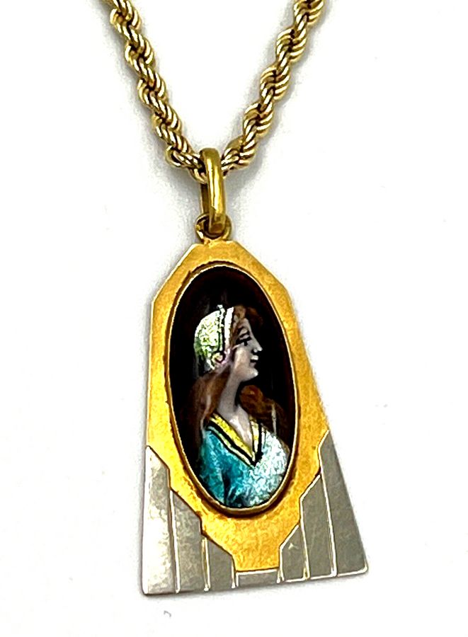 Antique Antique French Denanot Limoges Pendant 18CT & Enamelled & Signed on Gold Chain