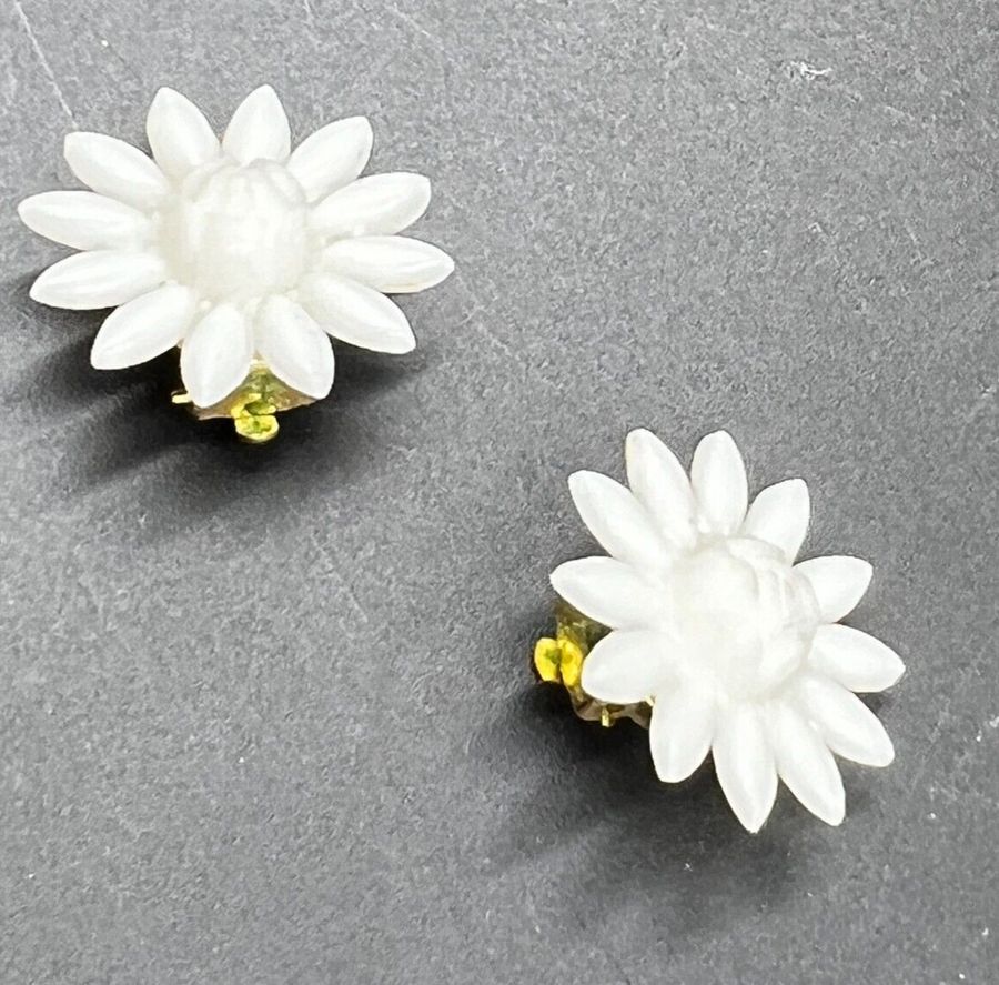 Antique Vintage Bakelite Earrings Clip On Daisy Flower