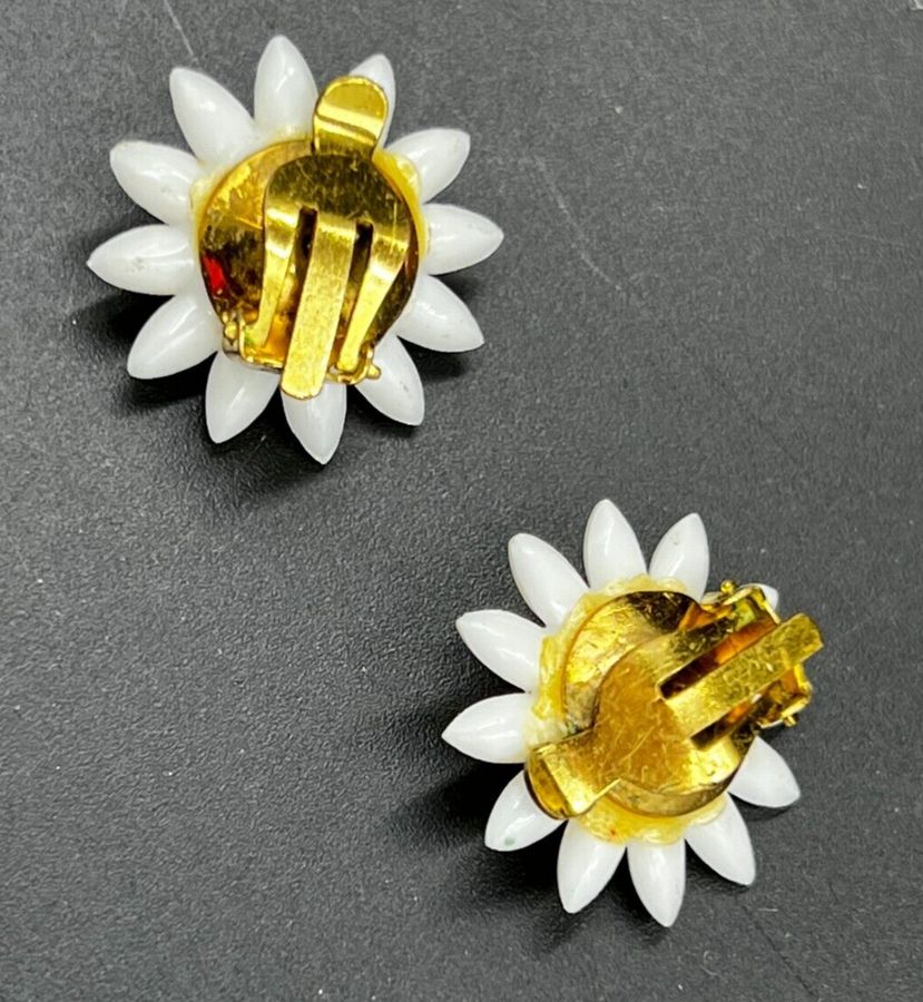 Antique Vintage Bakelite Earrings Clip On Daisy Flower