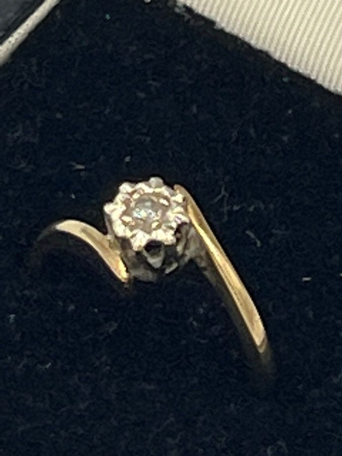 Antique 9CT Gold Solitaire Ring Set with a Diamond  Vintage