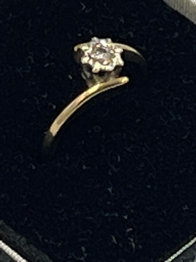 Antique 9CT Gold Solitaire Ring Set with a Diamond  Vintage