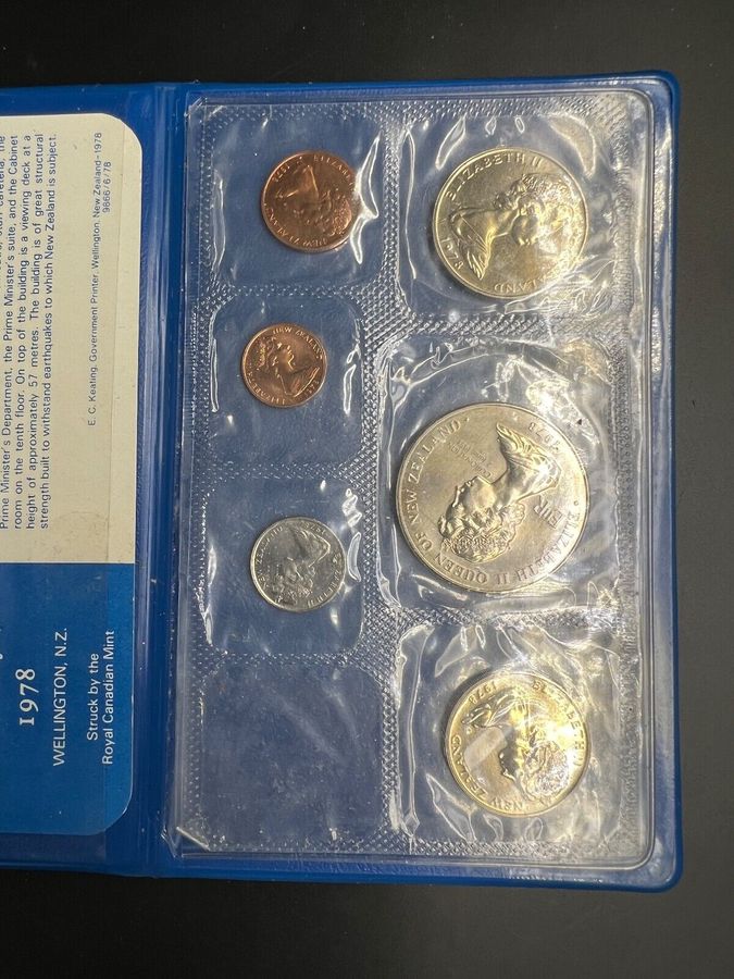 Antique New Zealand 1978 6 Coin Set Silver Parliament Dollar