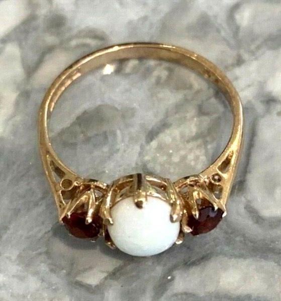 Antique Vintage 9CT Gold Ring Cabochon Opal  & Garnet Ring Art Deco  size M